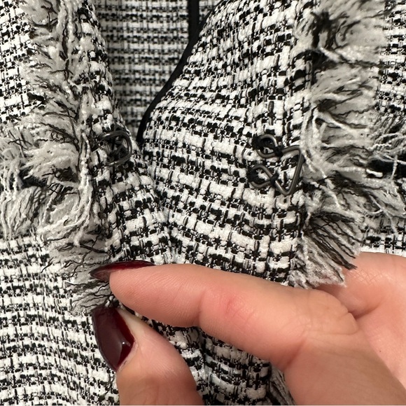 Banana Republic Tweed Peplum Blazer - Picture 4 of 4